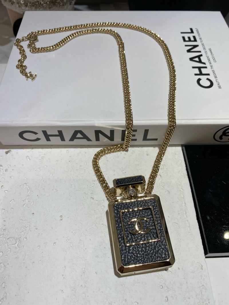 Unclassified Brand Necklaces